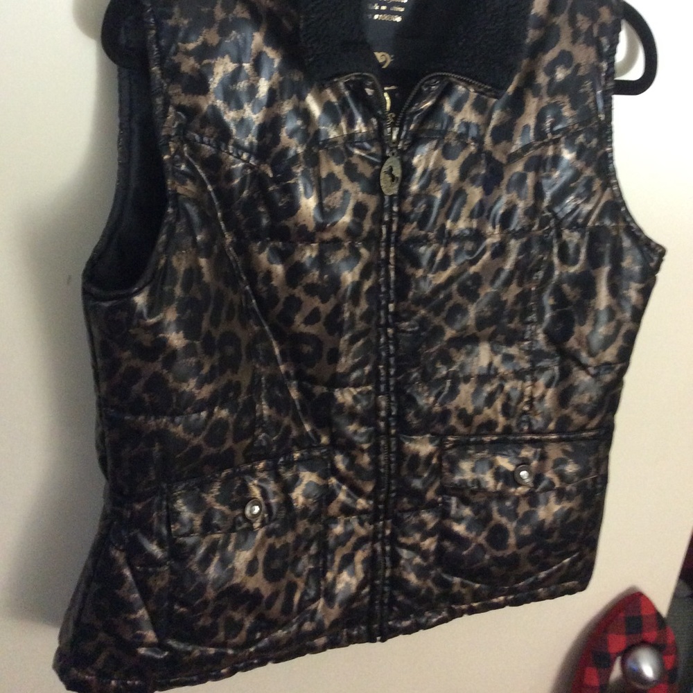 Woman’s Cowgirl tuff Leopard print puffer vest M/L